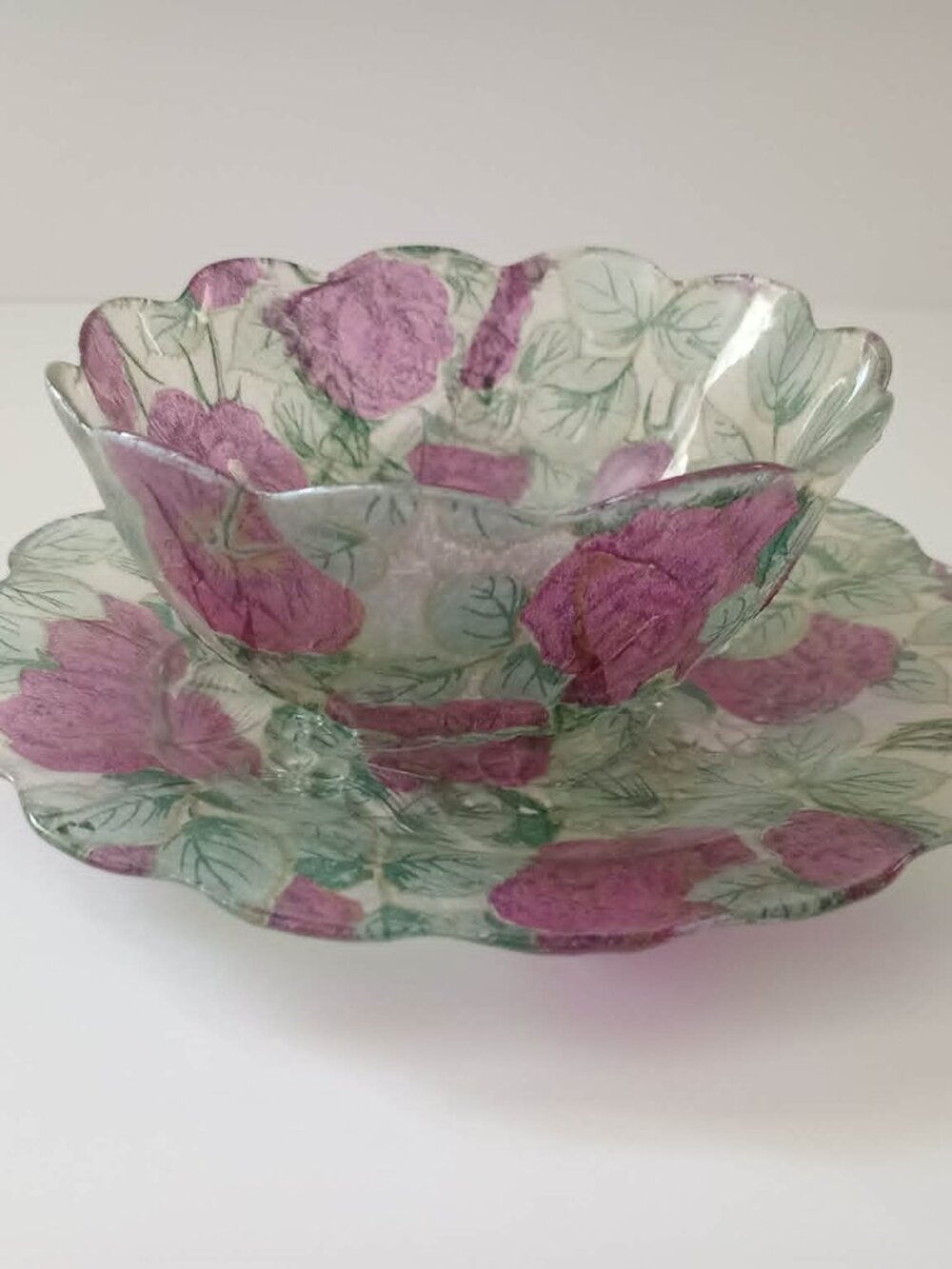 Vintage Floral Glass Bowl & Plate Set – Scalloped Edges - Picture 8 of 8